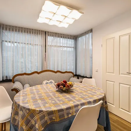 Zuhause 2 Apartment