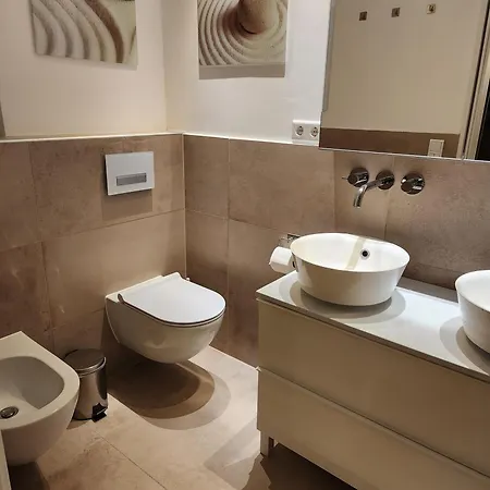 Zuhause 2 * Düsseldorf